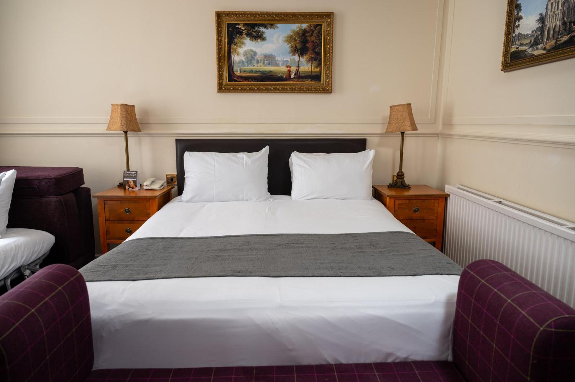 Antelope By Greene King Inns Poole Exteriér fotografie