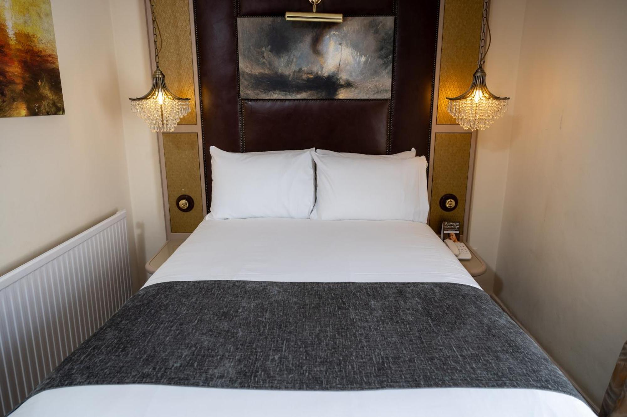 Antelope By Greene King Inns Poole Exteriér fotografie